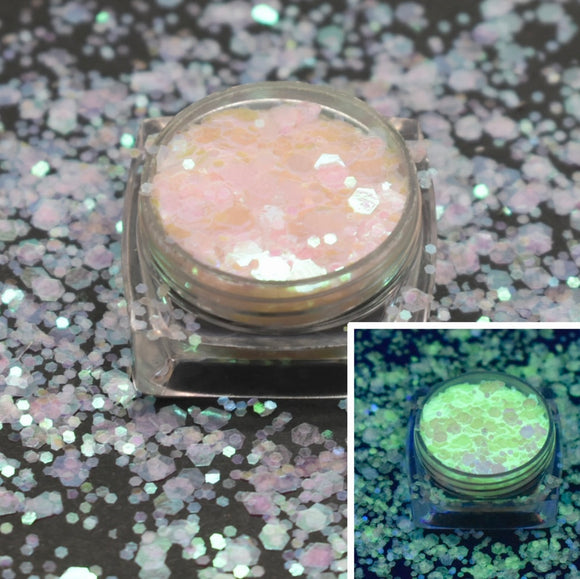 Glow Light - Chunky Glow In The Dark Glitter